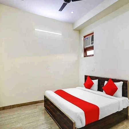 Hotel Sky Bird Bhauli Buitenkant foto