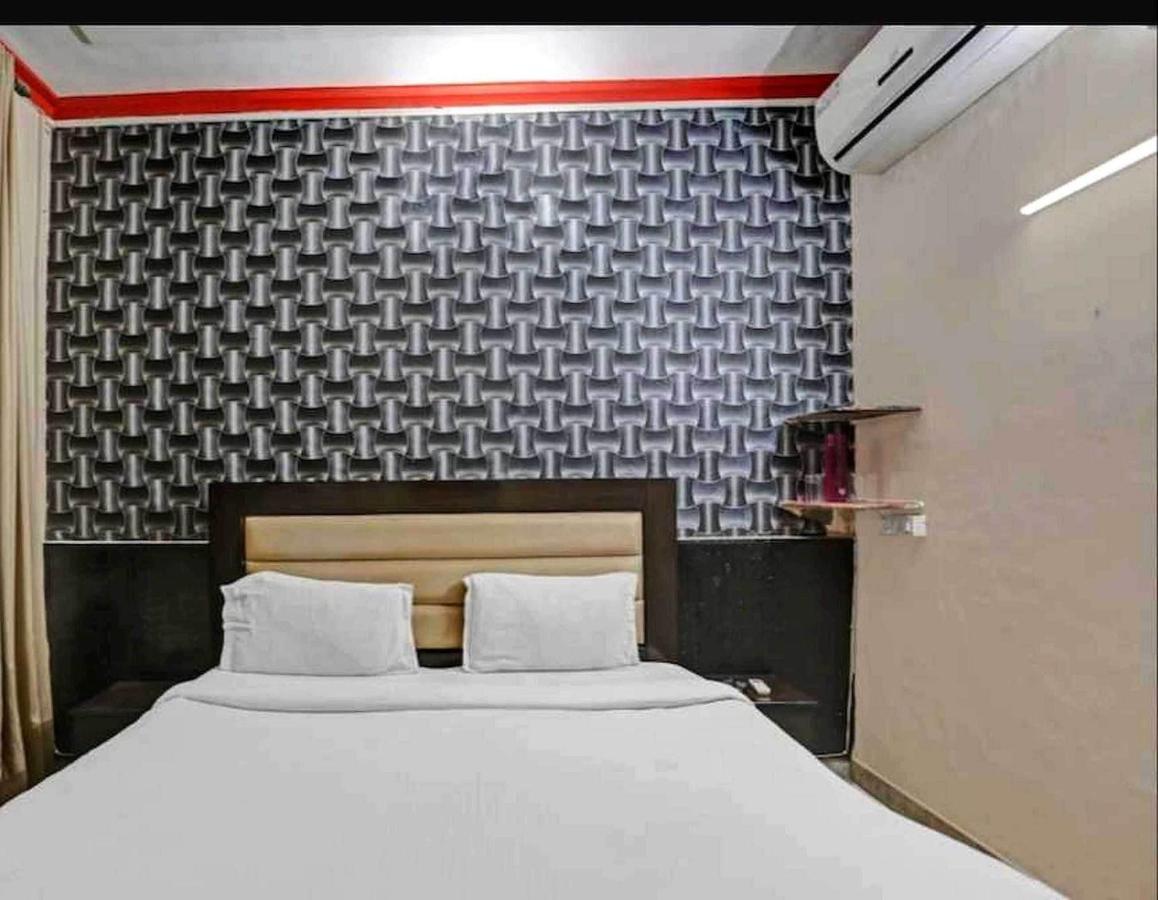 Hotel Sky Bird Bhauli Buitenkant foto
